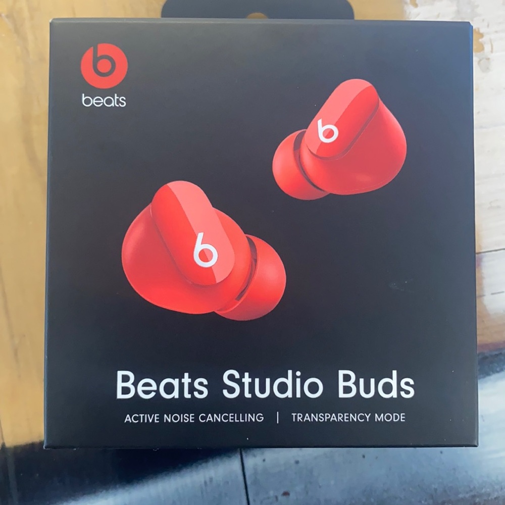 NEVER OPENED - beats studio buds
